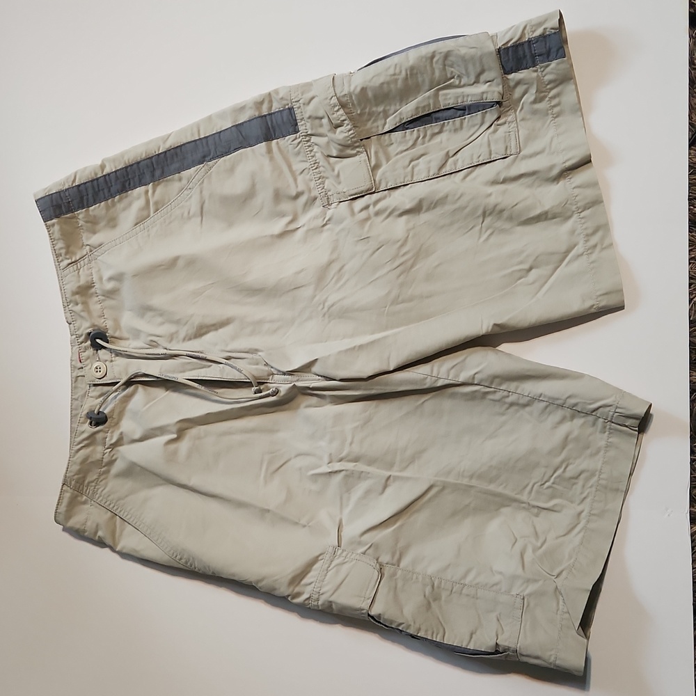 B2G1 SALE!  💕  Unionbay Light Khaki Long Cargo Shorts - Size 20